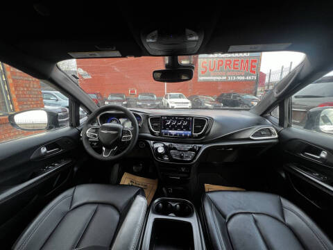 2026 Chrysler Pacifica Select