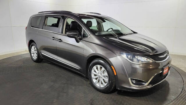 2017 Chrysler Pacifica for sale at NJ Car Buyer in Jersey City, NJ