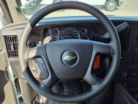 2025 Chevrolet Express 2500