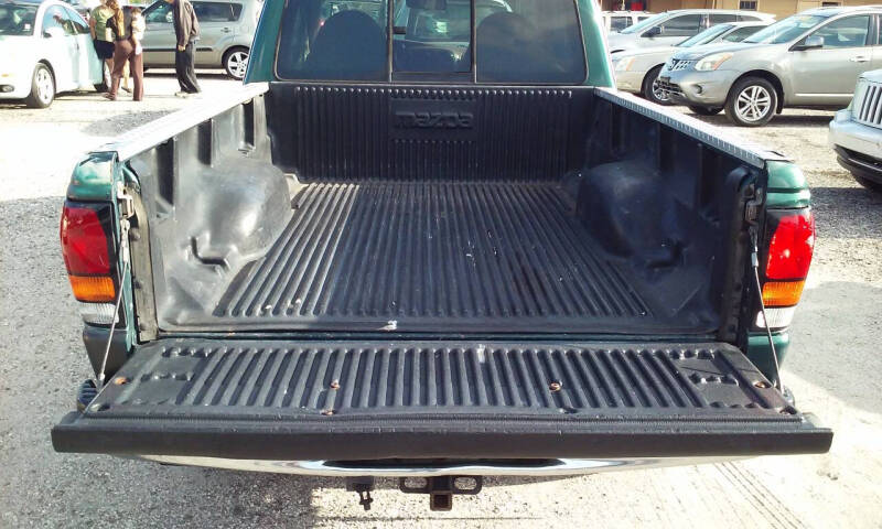 1998 Mazda B-Series B3000 SE