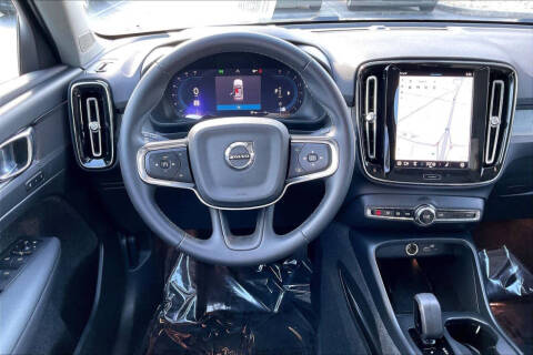 2024 Volvo XC40 B5 Core Bright Theme