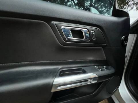 2015 Ford Mustang V6