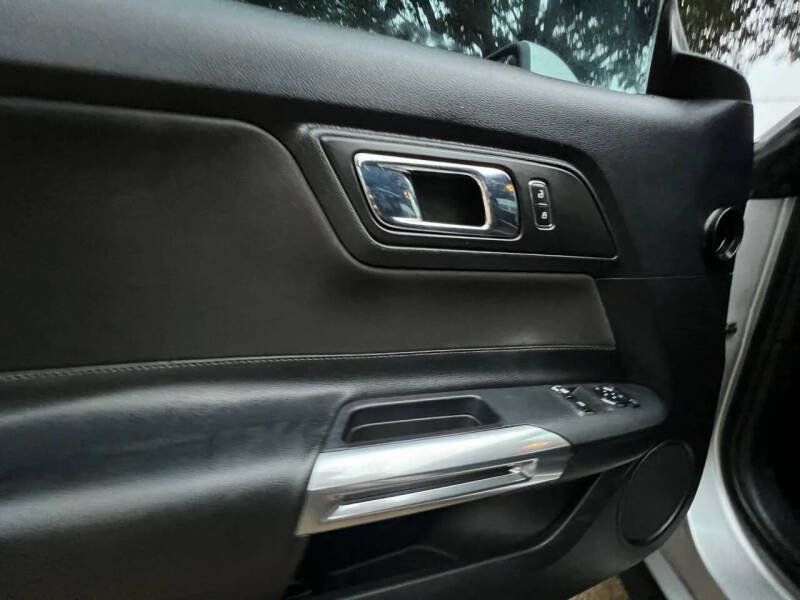 2015 Ford Mustang V6