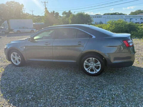 2018 Ford Taurus SEL
