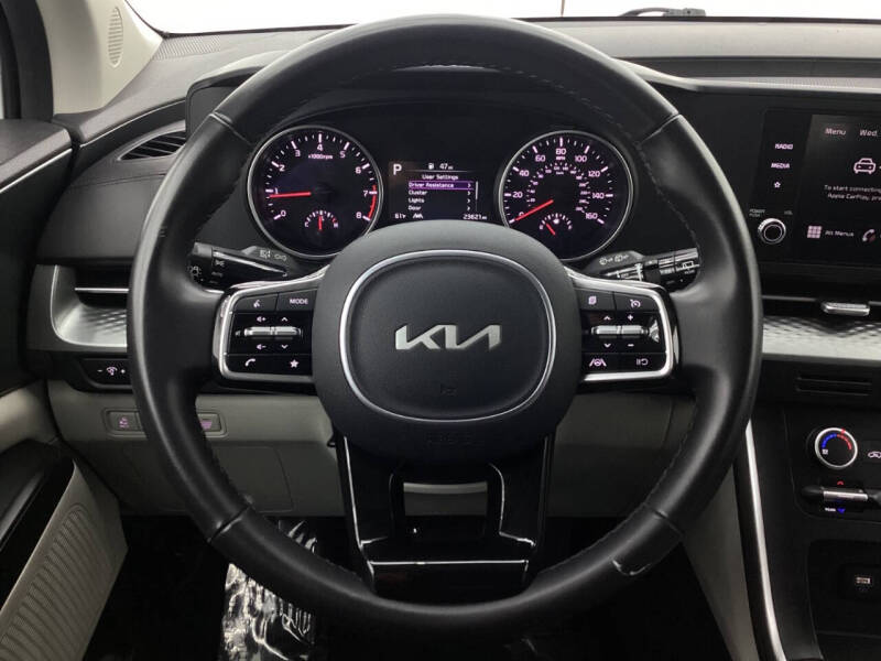 2023 Kia Carnival LX