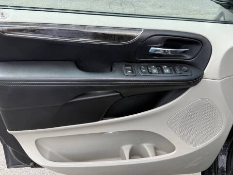 2014 Chrysler Town and Country Touring