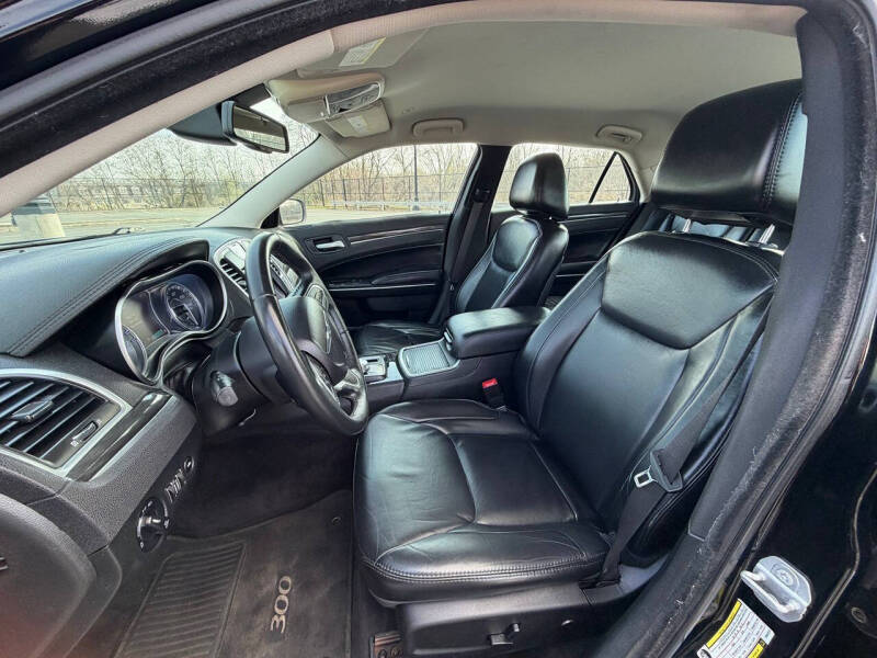 2017 Chrysler 300 Limited