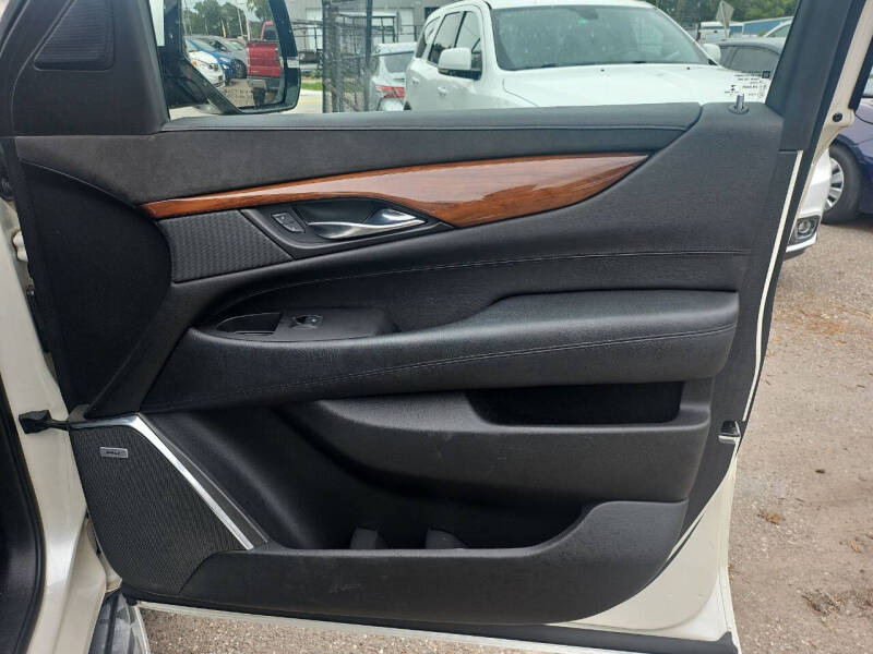 2015 Cadillac Escalade Luxury