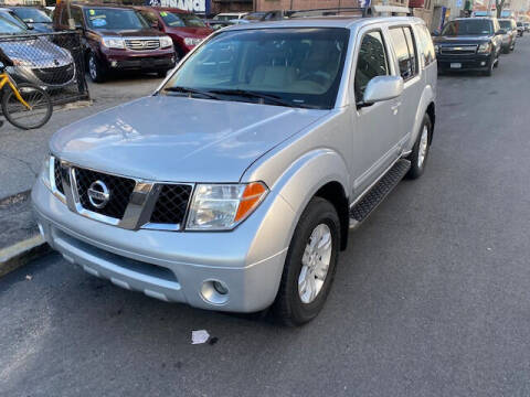 2005 Nissan Pathfinder for sale at ARXONDAS MOTORS in Yonkers NY