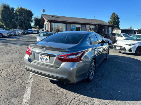 2017 Nissan Altima 2.5 SR
