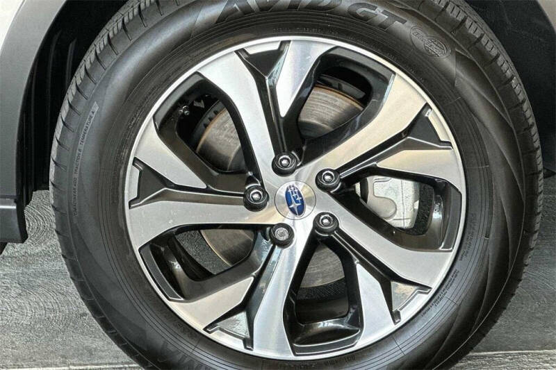 2022 Subaru Outback Touring XT