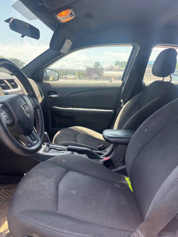 2012 Dodge Avenger SE