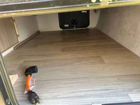 2023 Winnebago Minnie