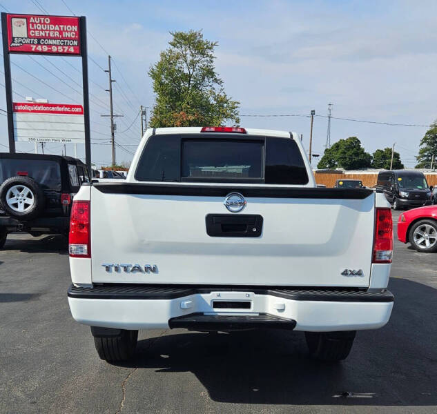 2014 Nissan Titan SV