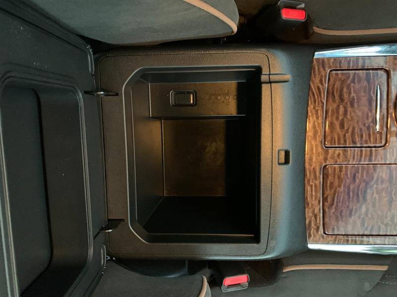 2017 Nissan Armada SV