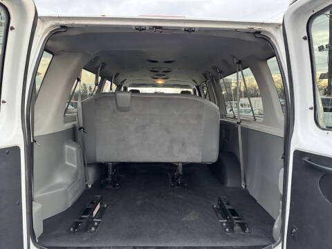 2009 Ford E-Series E-350 SD XLT