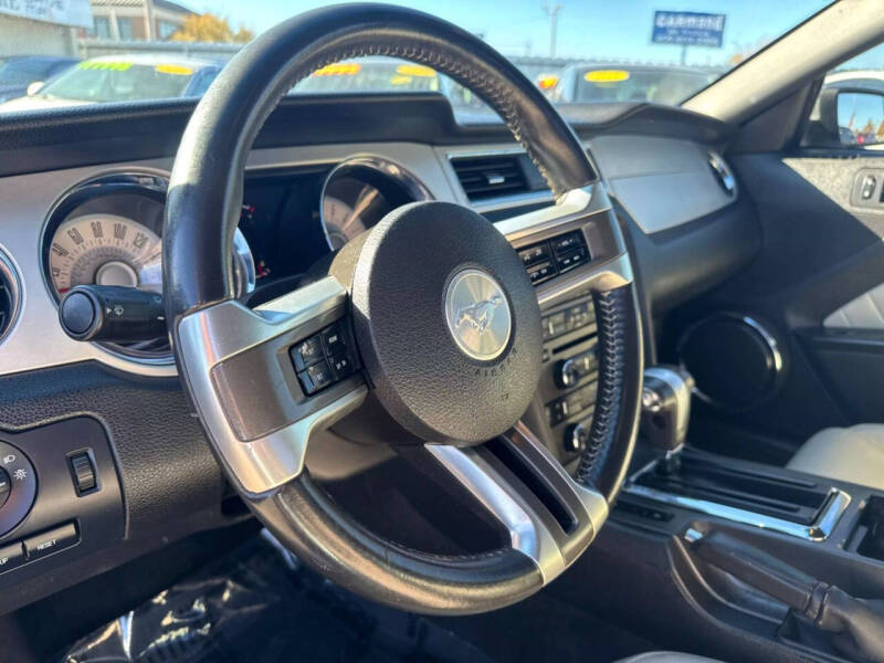 2012 Ford Mustang V6 Premium