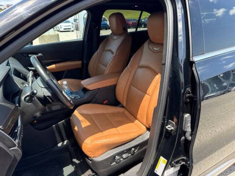 2023 Cadillac XT4 Premium Luxury