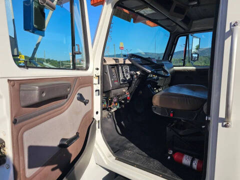 2002 International 4700