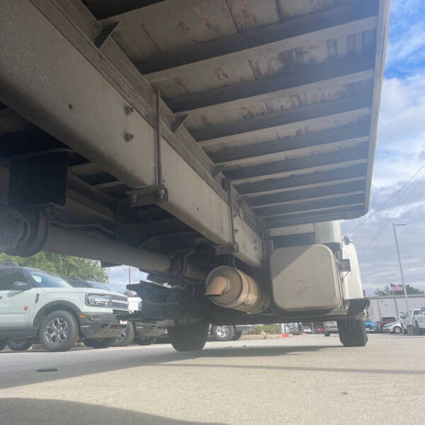 2007 Freightliner M2 106