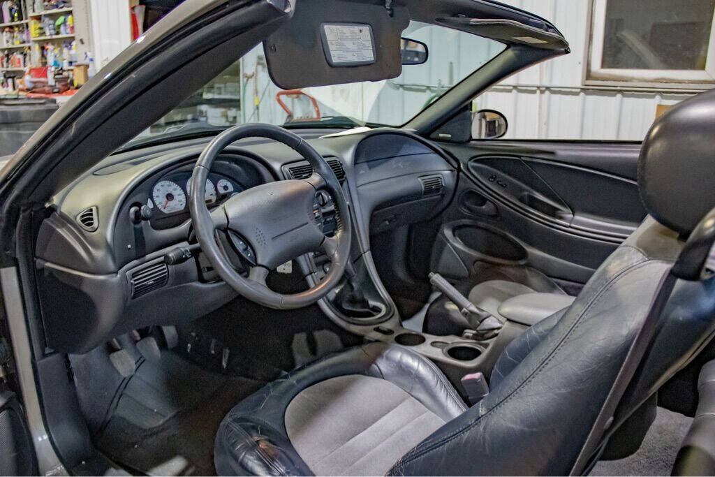 2001 Ford Mustang SVT Cobra 42