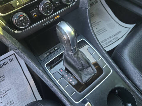 2017 Volkswagen Passat 1.8T R-Line