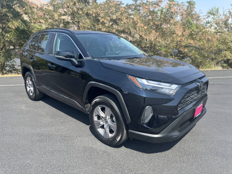 2023 Toyota RAV4 XLE's photo