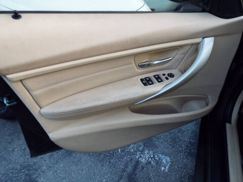 2012 BMW 3 Series 328i