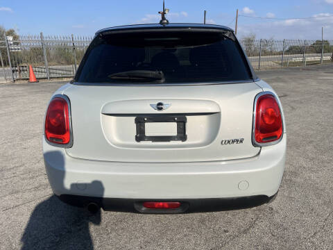 2015 MINI Hardtop 4 Door Cooper
