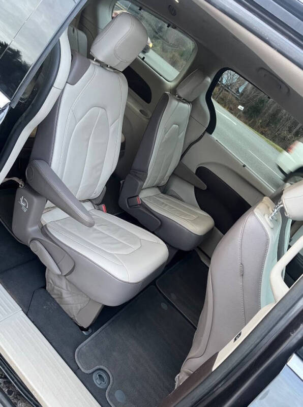 2017 Chrysler Pacifica Touring-L