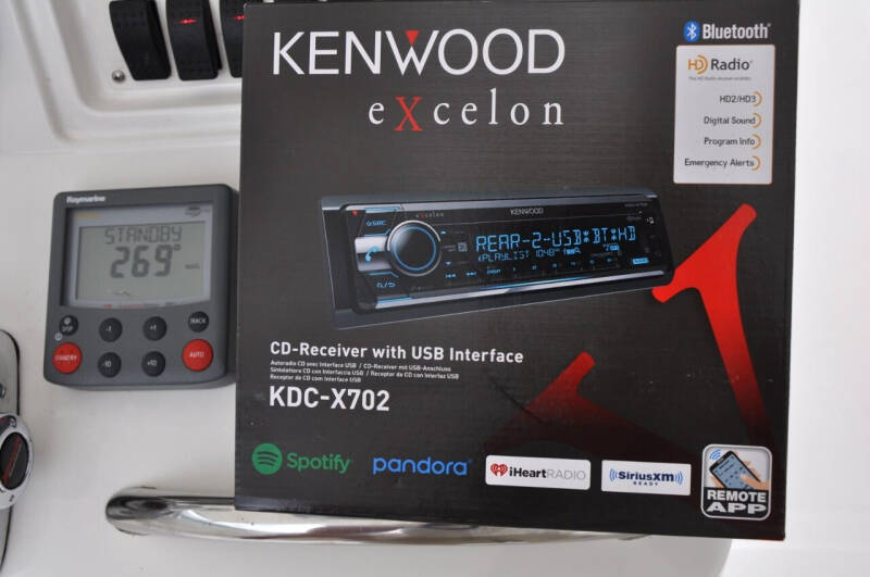 2005 35 JEFFERSON MARLAGO CC CENTER CONSOLE