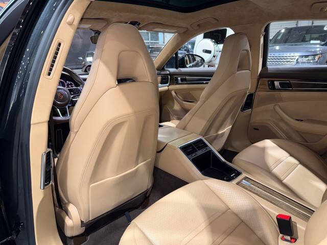 2017 Porsche Panamera Turbo