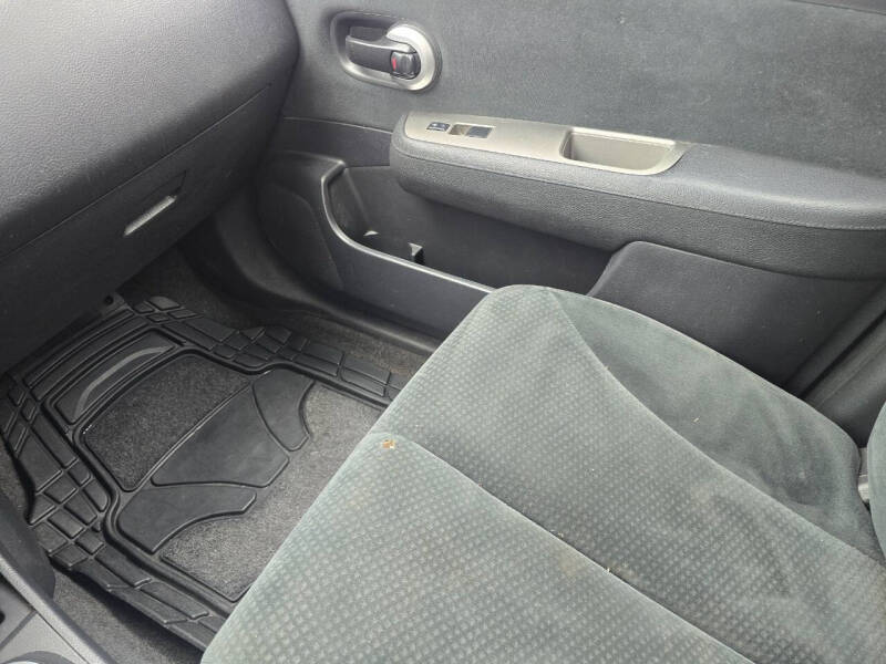 2012 Nissan Versa 1.8 SL