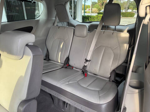 2017 Chrysler Pacifica Touring Plus