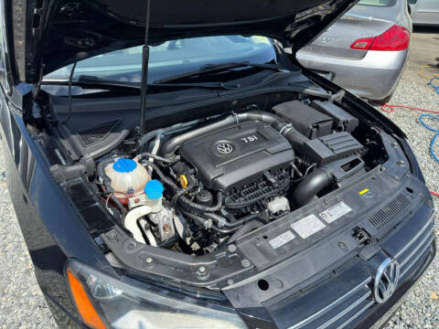 2015 Volkswagen Passat 1.8T Limited Edition