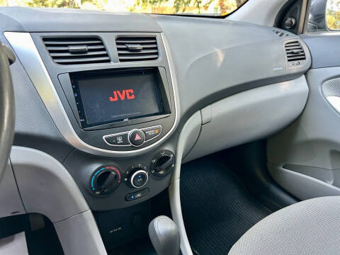 2012 Hyundai Accent GS