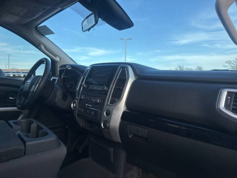 2021 Nissan Titan SV