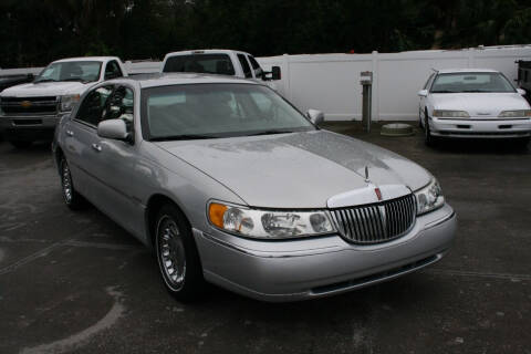 2001 Lincoln Town Car for sale at Mike's Trucks & Cars in Port Orange FL