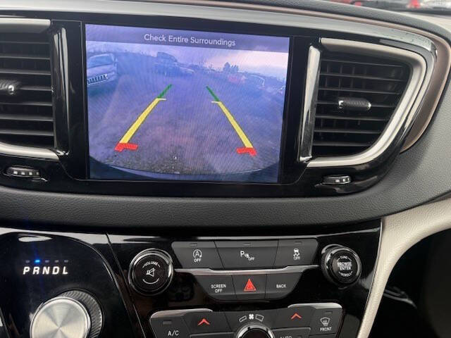 2017 Chrysler Pacifica Touring-L