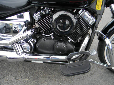 2005 Yamaha V-Star 650 Custom