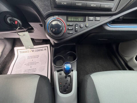 2013 Toyota Prius c Two