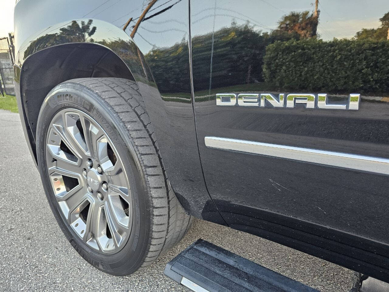 2015 GMC Yukon SUV / Crossover - $16,580