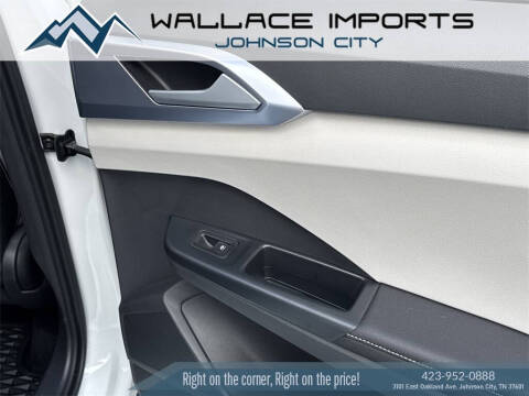 2025 Volkswagen Taos SE 4Motion