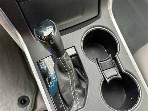 2016 Toyota Camry Hybrid XLE