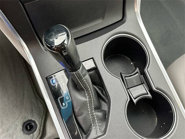 2016 Toyota Camry Hybrid XLE