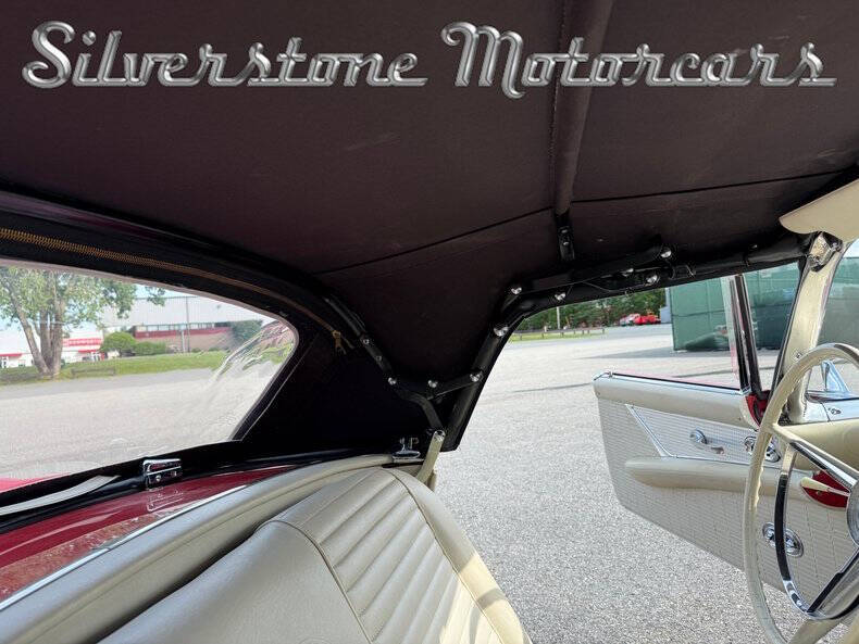 1957 Ford Thunderbird