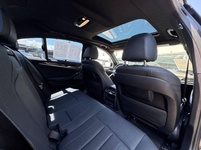 2022 BMW 5 Series 530i