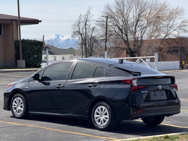 2022 Toyota Prius LE
