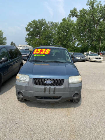 2005 Ford Escape for sale at Car Lot Credit Connection LLC in Elkhart IN