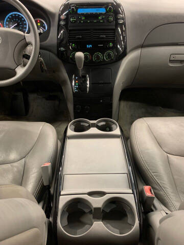 2004 Toyota Sienna